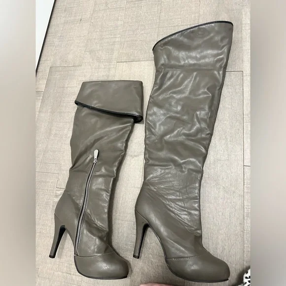 Grey Slouch Boots - Picture 4 of 9